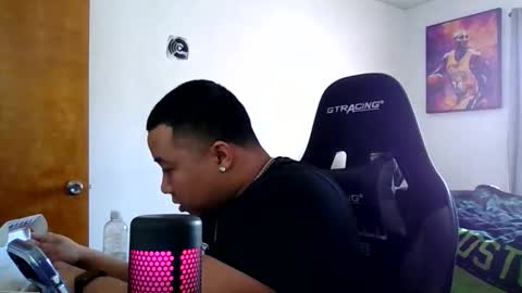 buffsexyman24 online show from February 24, 5:33 pm