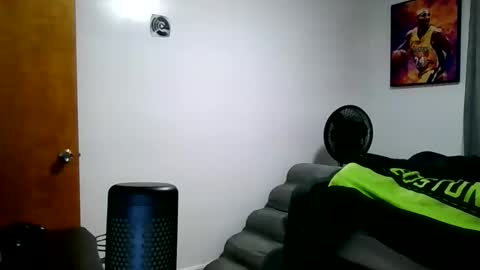 buffsexyman24 online show from March 21, 2:49 am