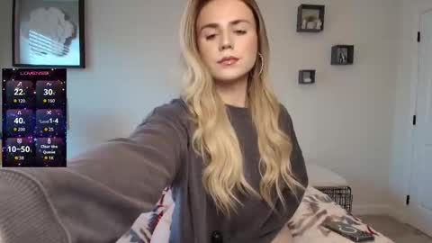 Snapshot of buitifulblonde chatting on November 11, 9:04 pm buitifulblonde online show from November 11, 9:04 pm