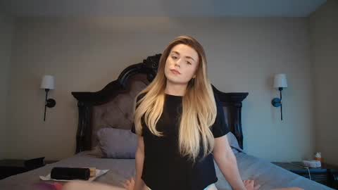 buitifulblonde online show from March 25, 5:19 pm