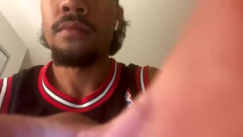 Snapshot of bulaboy27 chatting on January 30, 11:33 am meaty man online show from January 30, 11:33 am