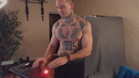 Snapshot of bulatov_x chatting on January 18, 8:52 am Dmitriy online show from January 18, 8:52 am