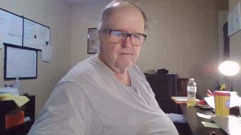 Snapshot of bullfrogg5050 chatting on September 16, 3:35 pm bullfrogg5050 online show from September 16, 3:35 pm