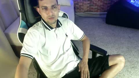 Snapshot of bulls_23_ chatting on October 1, 12:11 pm BULL online show from October 1, 12:11 pm