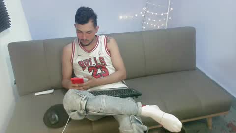 Snapshot of bulls_23_ chatting on October 16, 12:06 pm BULL online show from October 16, 12:06 pm