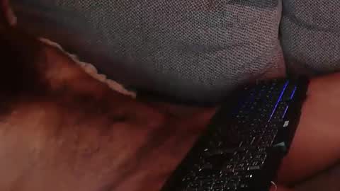 Snapshot of bummy2012 chatting on December 19, 9:27 am bummy2012 online show from December 19, 9:27 am