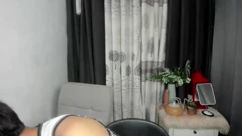 zy online show from December 1, 7:46 am