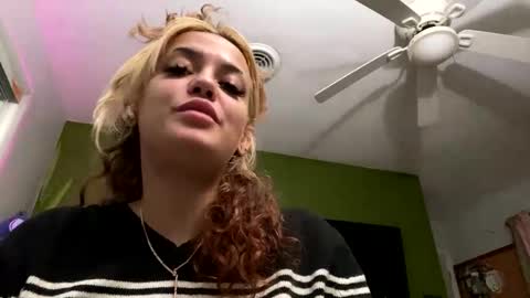 bunnibaby333 online show from September 22, 5:42 am