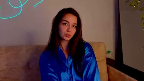 Snapshot of bunny_molly1 chatting on July 15, 6:29 am Molly online show from July 15, 6:29 am