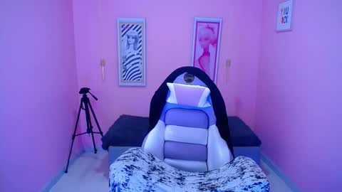 ... .          . ... online show from November 30, 1:15 pm