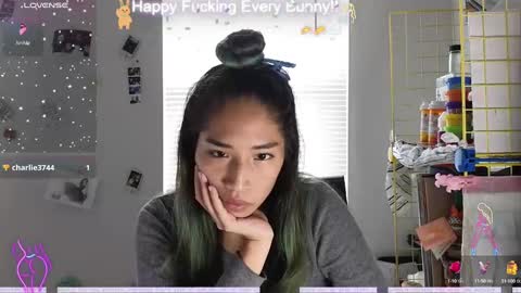 Snapshot of bunnycheekz chatting on December 9, 7:29 pm Tokki bunny online show from December 9, 7:29 pm