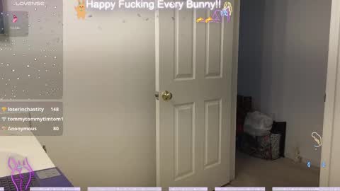 Snapshot of bunnycheekz chatting on December 10, 11:08 pm Tokki bunny online show from December 10, 11:08 pm