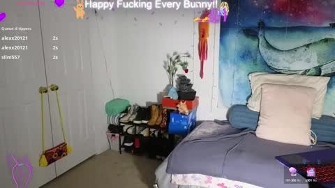 Snapshot of bunnycheekz chatting on February 6, 11:48 pm Tokki bunny online show from February 6, 11:48 pm