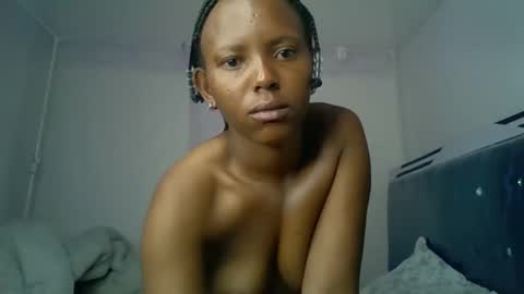 bunnydiva_ online show from May 28, 2:31 am
