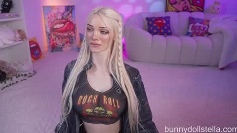 Stella online show from March 7, 10:18 pm