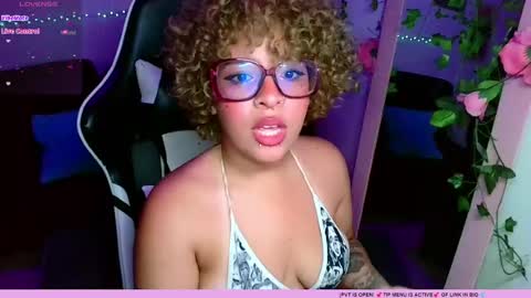 Snapshot of bunnylilith_ chatting on June 14, 2:24 am bunnylilith_ online show from June 14, 2:24 am