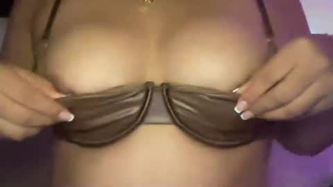 bunnymami333 online show from January 8, 3:42 am