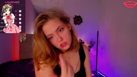 Snapshot of bunnyshows chatting on December 15, 6:28 am BunnyShows online show from December 15, 6:28 am