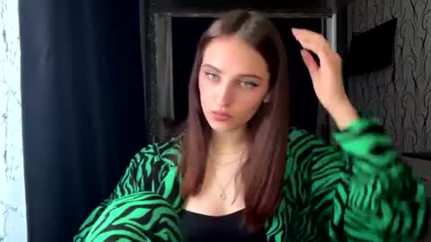 Snapshot of bunnytrussel chatting on July 9, 8:18 am Bella online show from July 9, 8:18 am