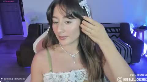 Snapshot of burbuja_cosmic chatting on June 28, 1:22 am Im Val Welcome to my room My instagram Bubble cosmic online show from June 28, 1:22 am