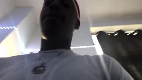 Snapshot of burgerboy06 chatting on February 19, 6:54 pm burgerboy06 online show from February 19, 6:54 pm