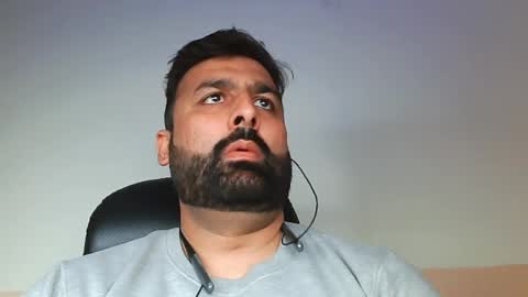 Snapshot of burlymonster chatting on February 26, 3:42 am Hairy Arabian online show from February 26, 3:42 am