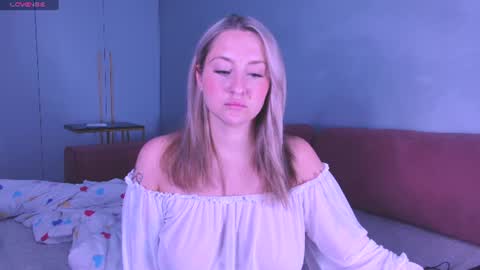 Snapshot of burn_lissa chatting on June 16, 8:00 pm Lissa online show from June 16, 8:00 pm