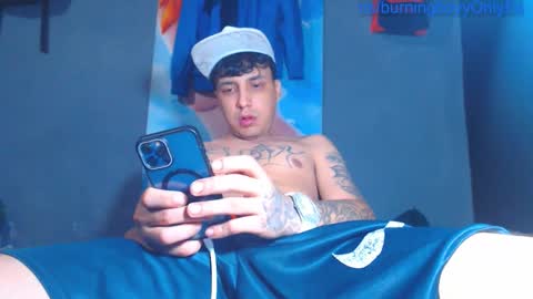 Snapshot of burningboyy chatting on February 19, 11:28 am independiente online show from February 19, 11:28 am