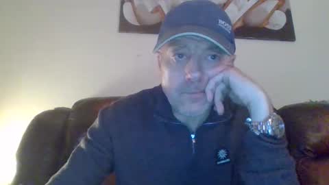 Snapshot of burnleyguy1977 chatting on May 16, 2:30 am burnleyguy1977 online show from May 16, 2:30 am
