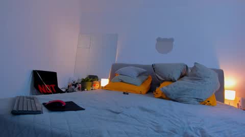 Snapshot of bush_woman chatting on March 1, 7:54 am Larisa online show from March 1, 7:54 am