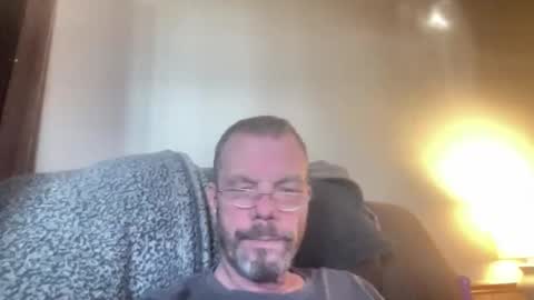 Snapshot of bushbeautician chatting on February 3, 8:35 pm bushbeautician online show from February 3, 8:35 pm