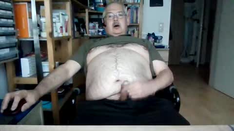 Snapshot of busibaer666 chatting on June 4, 3:56 am busi online show from June 4, 3:56 am