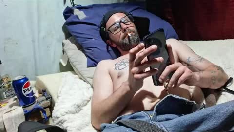 Buster18Hymen online show from April 18, 12:36 am