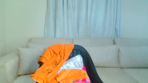 busty_mellons69 online show from January 6, 7:45 am