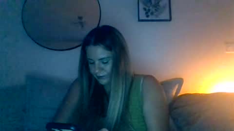 Snapshot of busty_yasmin chatting on June 3, 7:08 pm Busty-Yasmin online show from June 3, 7:08 pm