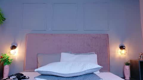 Busty zay online show from April 16, 9:15 pm