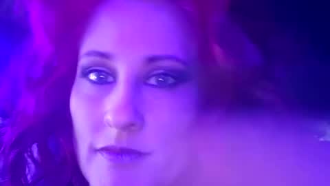 busybee83 online show from February 1, 9:54 am