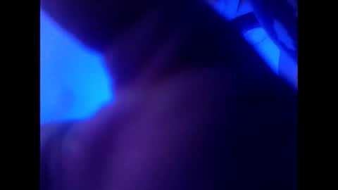 Snapshot of busybee83 chatting on December 18, 8:53 am busybee83 online show from December 18, 8:53 am