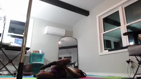 Snapshot of butt3rcup chatting on November 4, 6:12 am Goddess online show from November 4, 6:12 am