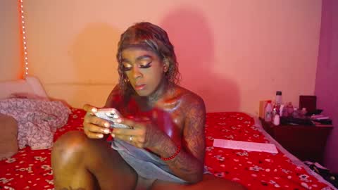 Snapshot of butterfly_rouse chatting on October 26, 1:00 am butterfly_rouse online show from October 26, 1:00 am