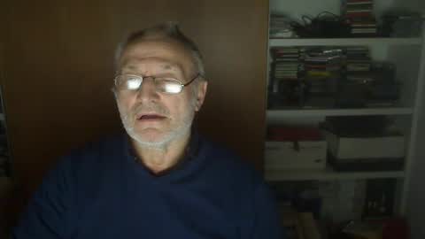 Buttlover2233 online show from January 16, 7:18 pm