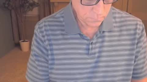 Snapshot of buttnakedfun954737 chatting on December 30, 10:53 am Miles online show from December 30, 10:53 am