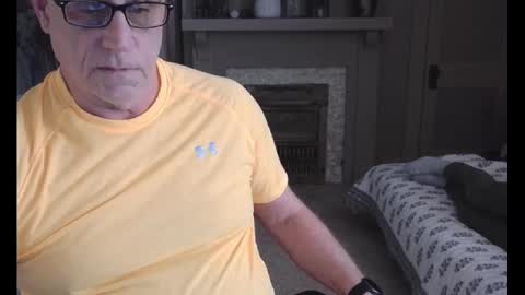 Snapshot of buttnakedfun954737 chatting on February 22, 5:02 pm Miles online show from February 22, 5:02 pm