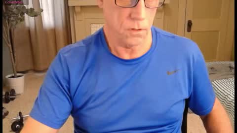 Snapshot of buttnakedfun954737 chatting on November 11, 7:36 pm Miles online show from November 11, 7:36 pm