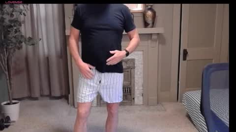 Snapshot of buttnakedfun954737 chatting on November 26, 6:42 pm Miles online show from November 26, 6:42 pm