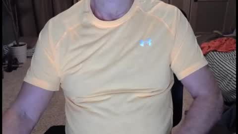 Snapshot of buttnakedfun954737 chatting on December 19, 11:50 am Miles online show from December 19, 11:50 am