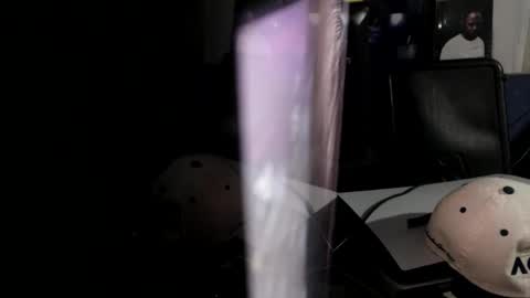 Snapshot of buzzzzzzz01 chatting on November 6, 7:42 am buzzzzzzz01 online show from November 6, 7:42 am