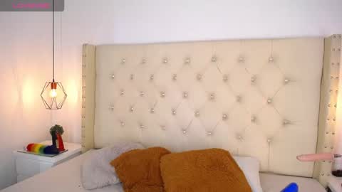 bycandy_ online show from December 1, 1:38 pm