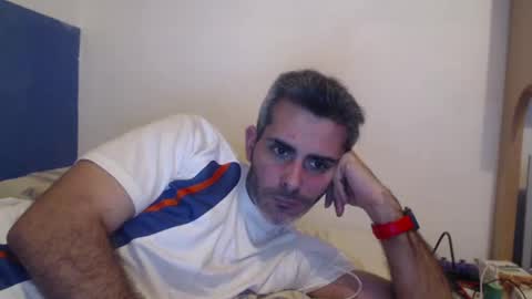 Snapshot of c0llinfarrell chatting on December 6, 10:08 pm Collin Farrel online show from December 6, 10:08 pm