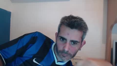 Snapshot of c0llinfarrell chatting on December 8, 3:45 pm Collin Farrel online show from December 8, 3:45 pm